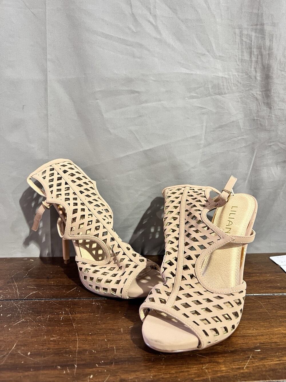 beige high-heeled sandals appear to be from the brand Lilian Size 7 TG2016
